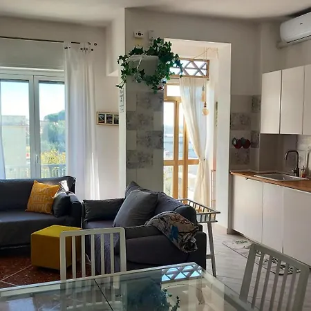 Sunny 20 Min St Peter By Train Apartment